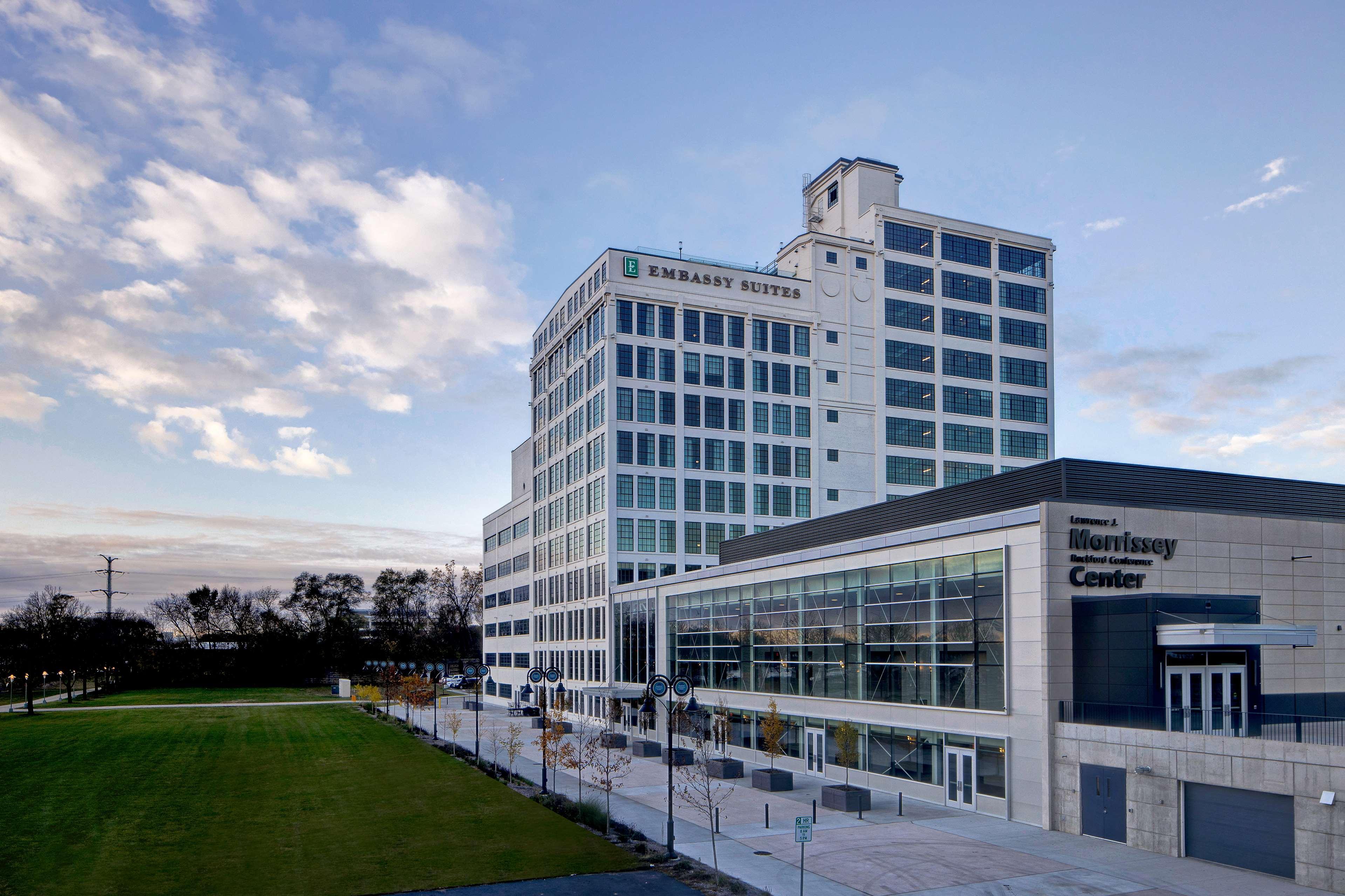Embassy Suites By Hilton Rockford Riverfront Eksteriør bilde