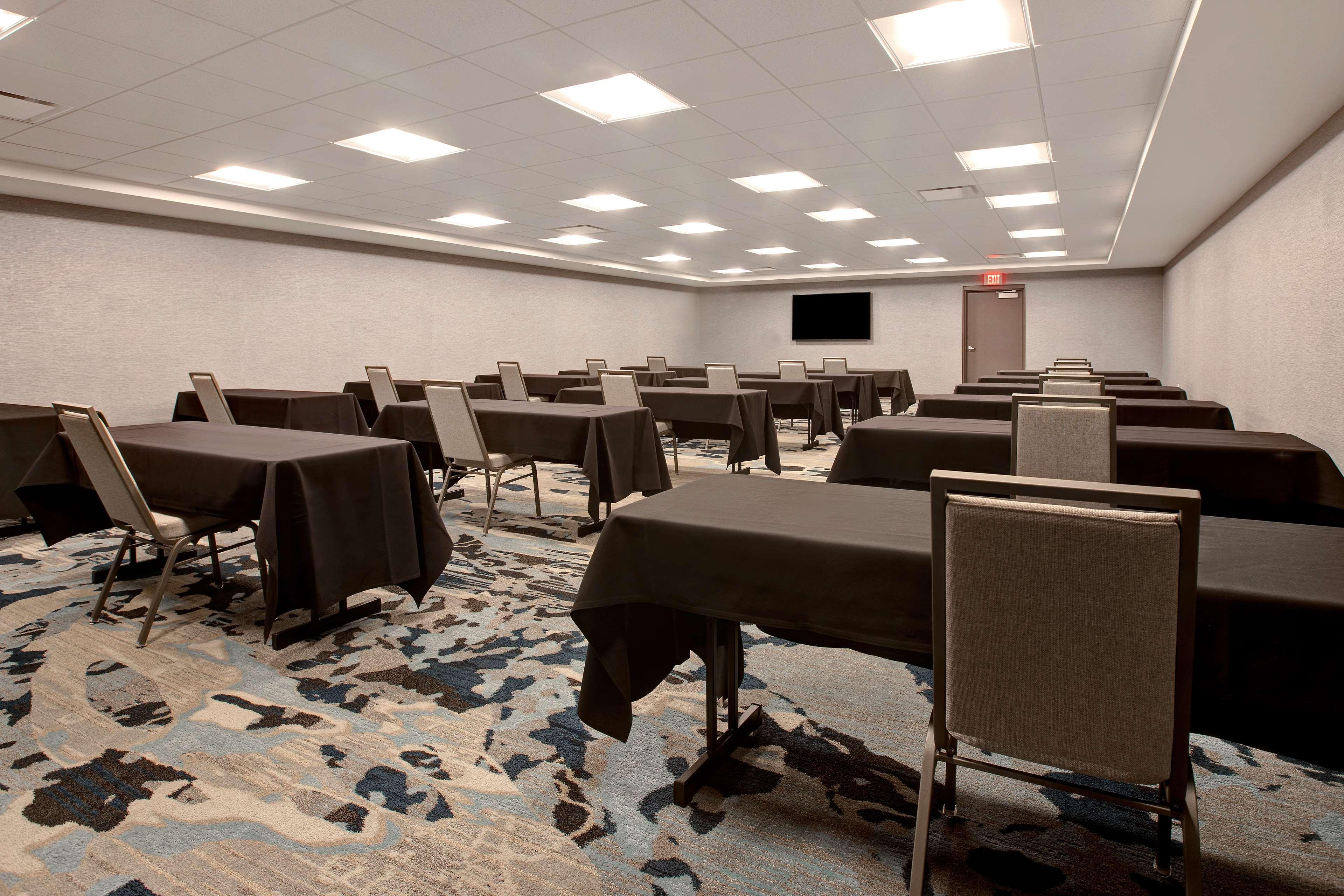 Embassy Suites By Hilton Rockford Riverfront Eksteriør bilde