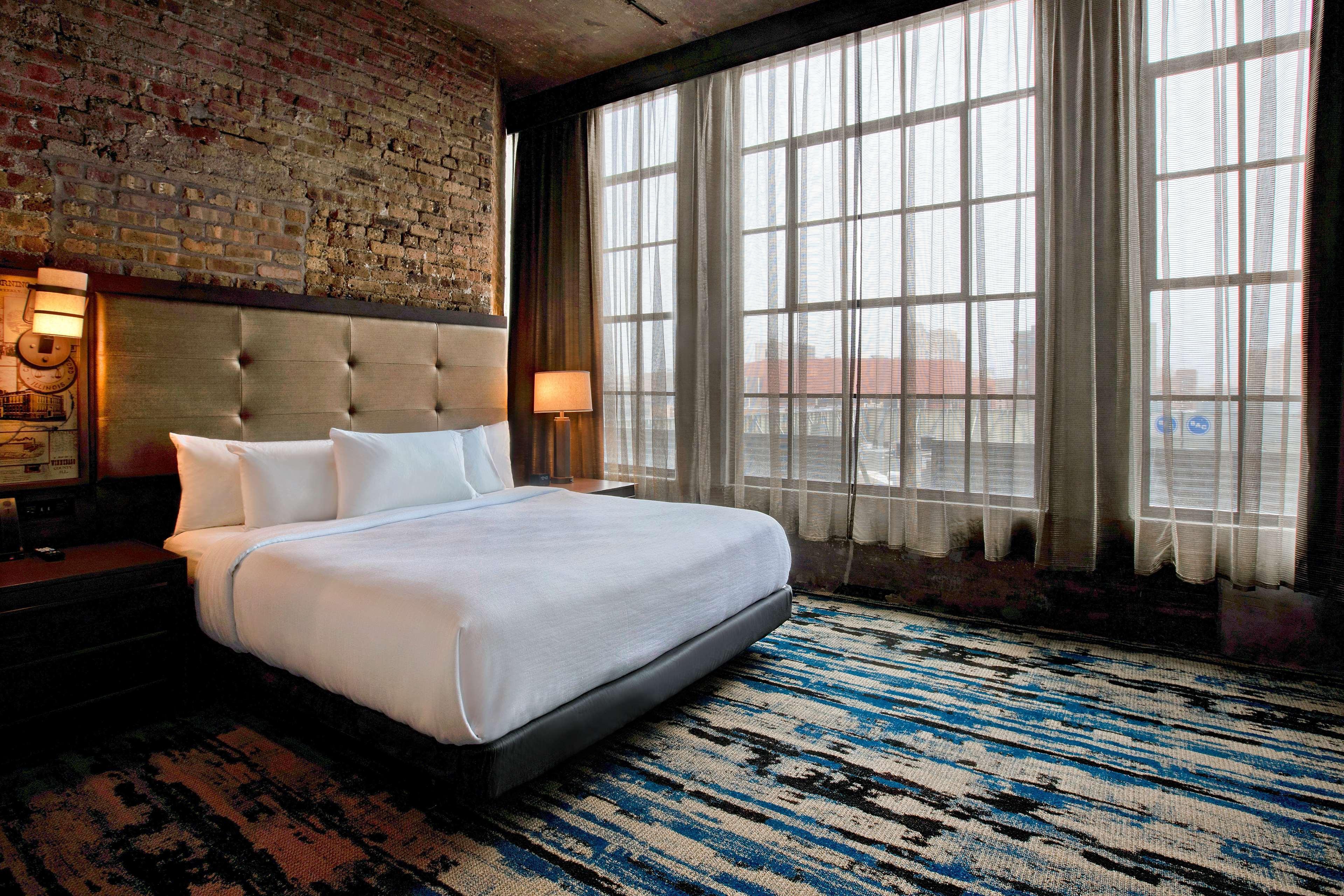 Embassy Suites By Hilton Rockford Riverfront Eksteriør bilde