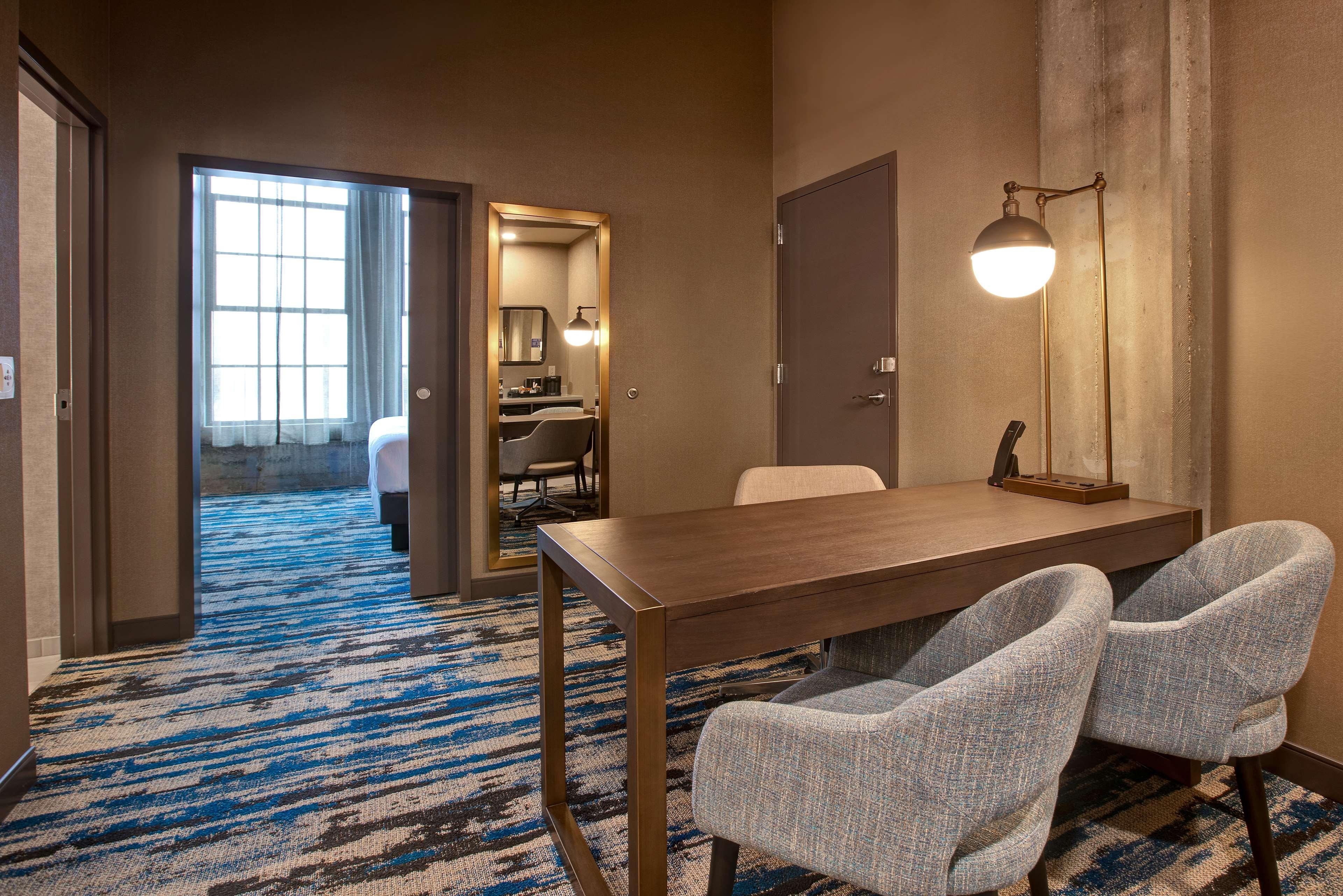 Embassy Suites By Hilton Rockford Riverfront Eksteriør bilde