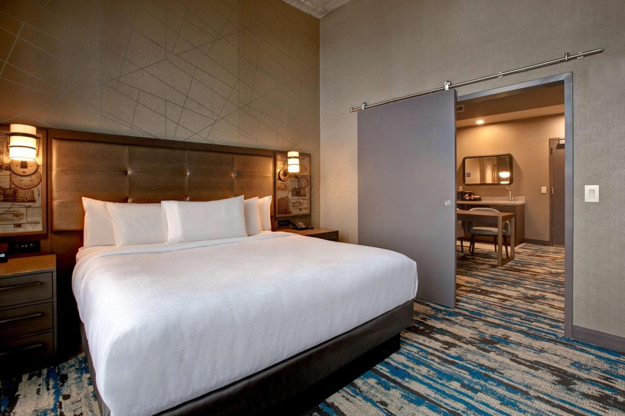 Embassy Suites By Hilton Rockford Riverfront Eksteriør bilde
